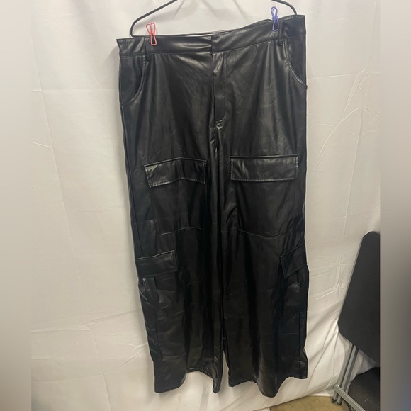 Wide leg Faux Leather Cargo Pants - Picture 3 of 5
